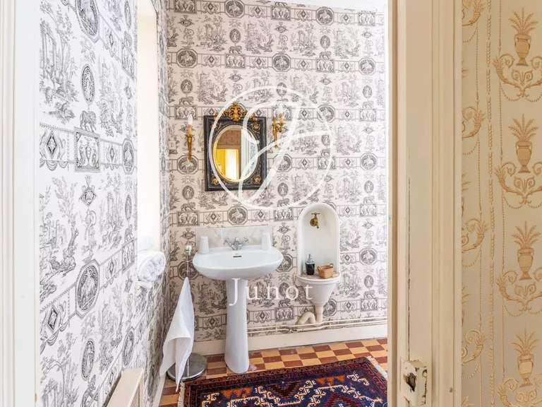Propriété Troo - 13 chambres - 800m²