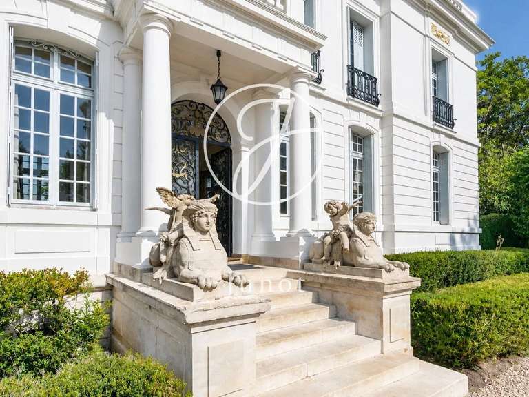 Propriété Anet - 9 chambres - 400m²