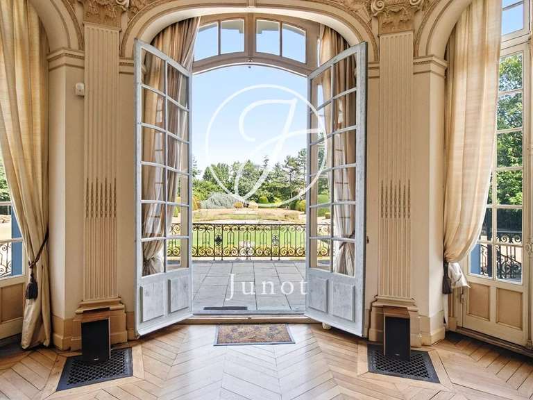 Propriété Anet - 9 chambres - 400m²
