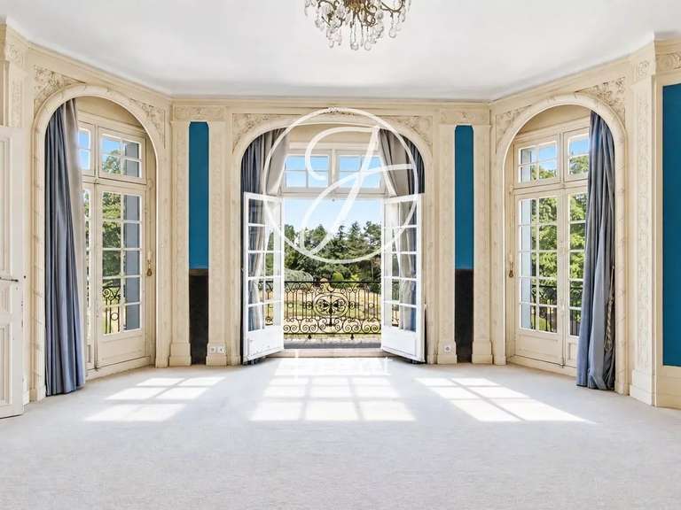 Propriété Anet - 9 chambres - 400m²
