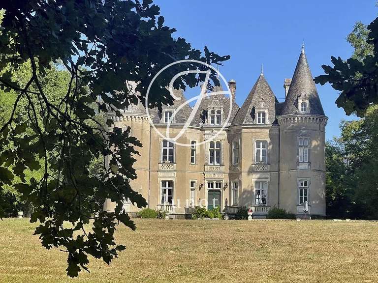 Propriété Cornillé - 9 chambres - 1200m²