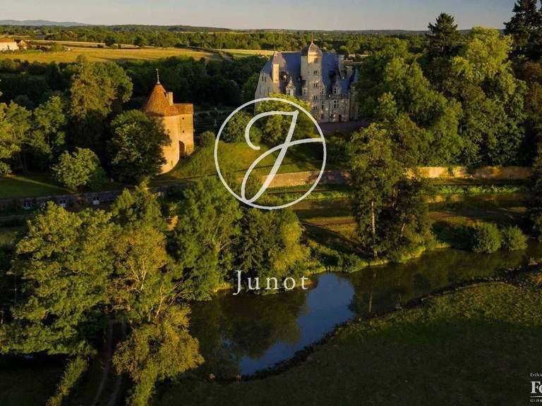 Propriété Châtillon-en-Bazois - 22 chambres - 2163m²