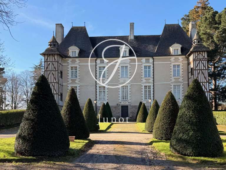 Propriété Pacé - 5 chambres - 663m²