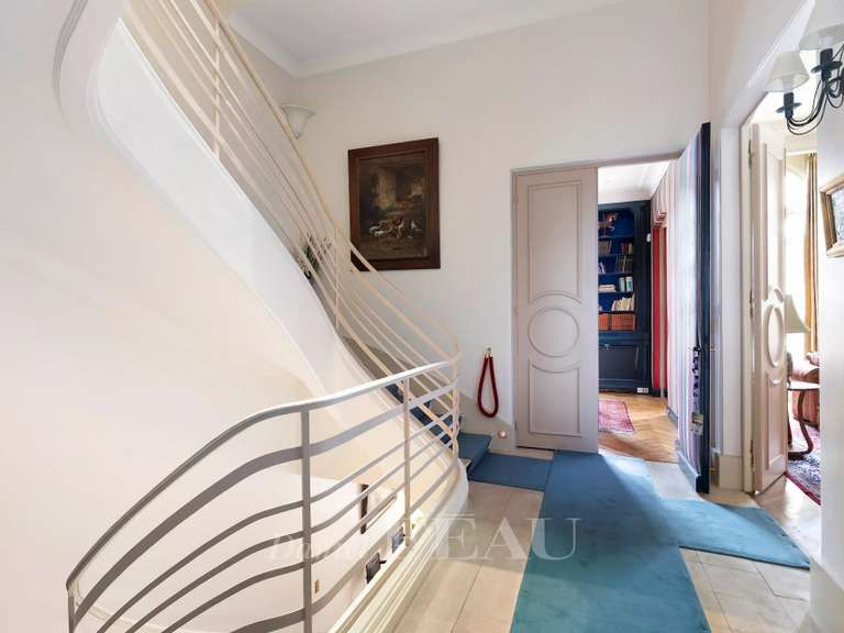 Propriété Neuilly-sur-Seine - 7 chambres - 383m²