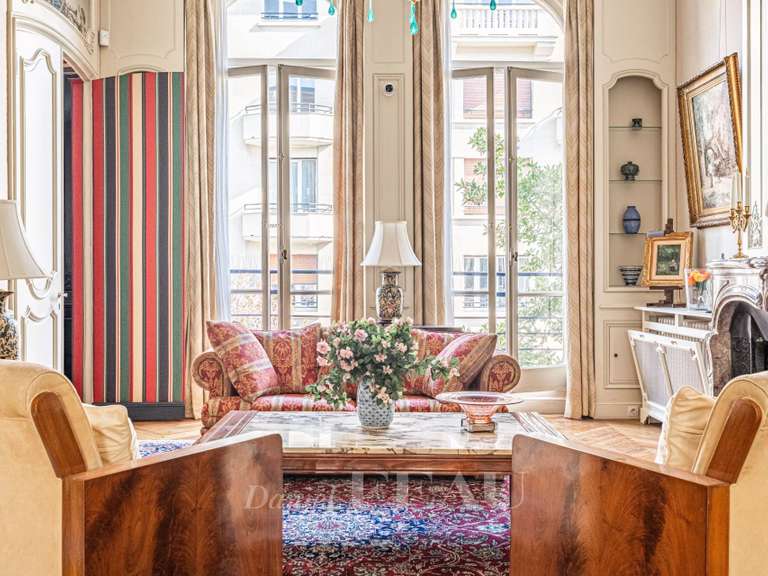 Propriété Neuilly-sur-Seine - 7 chambres - 383m²