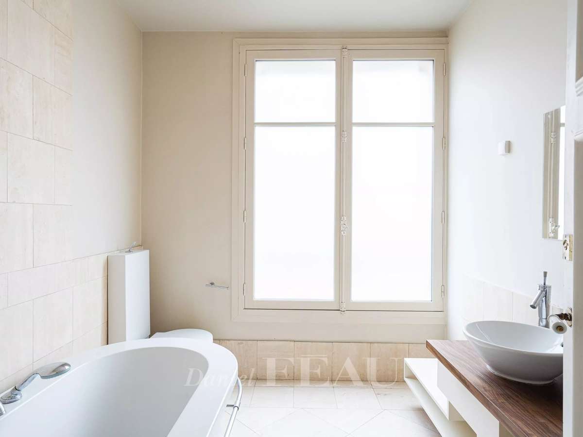 Property Neuilly-sur-Seine