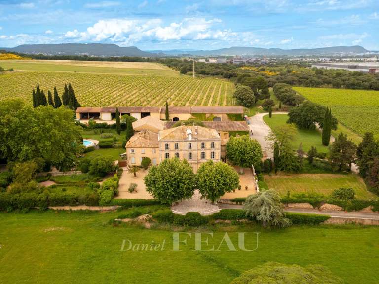Propriété Lirac - 10 chambres - 478m²