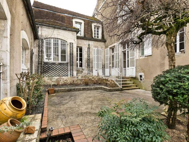 Propriété Auxerre - 5 chambres - 350m²