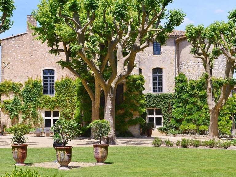 Propriété Uzès - 10 chambres - 672m²