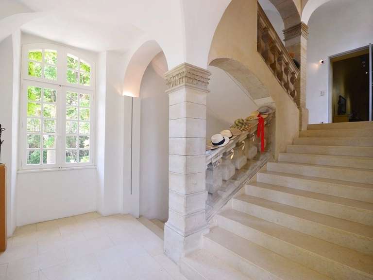 Propriété Uzès - 10 chambres - 672m²
