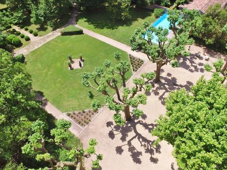 Propriété Uzès - 10 chambres - 672m²