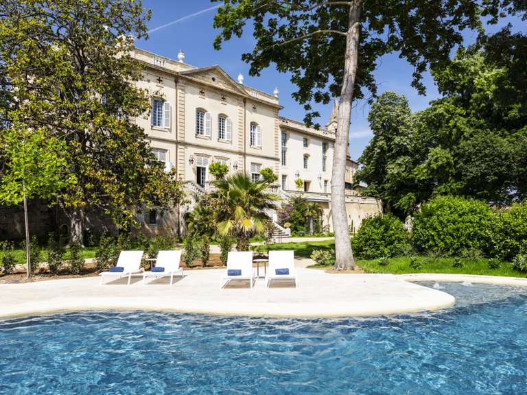 Propriété Uzès - 18 chambres - 1729m²