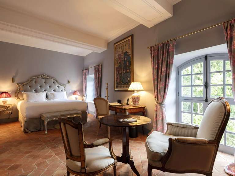 Propriété Uzès - 18 chambres - 1729m²