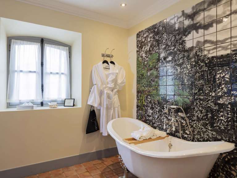 Propriété Uzès - 18 chambres - 1729m²