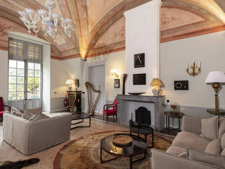 Propriété Uzès - 18 chambres - 1729m²