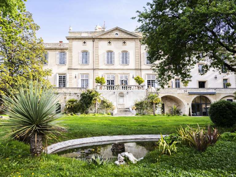 Propriété Uzès - 18 chambres - 1729m²
