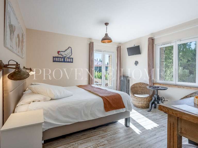 Propriété L'Isle-sur-la-Sorgue - 8 chambres - 372m²
