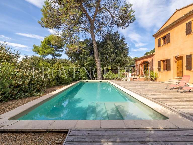 Propriété Taillades - 4 chambres - 245m²