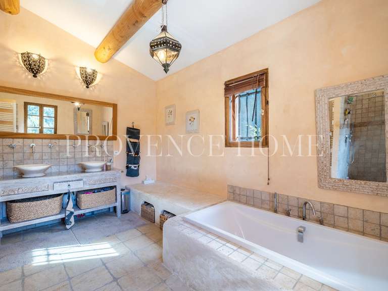 Propriété Taillades - 4 chambres - 245m²