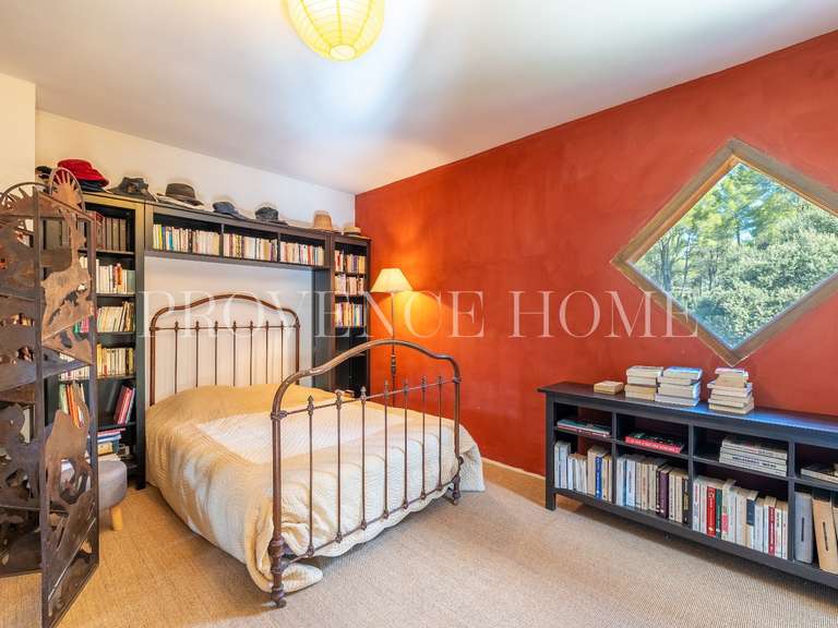 Propriété Taillades - 4 chambres - 245m²