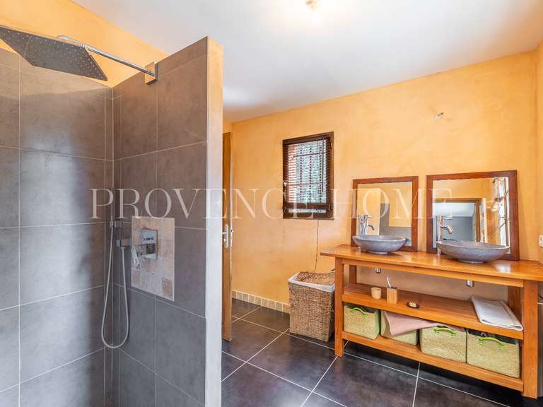 Propriété Taillades - 4 chambres - 245m²