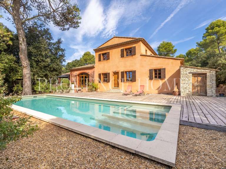 Propriété Taillades - 4 chambres - 245m²