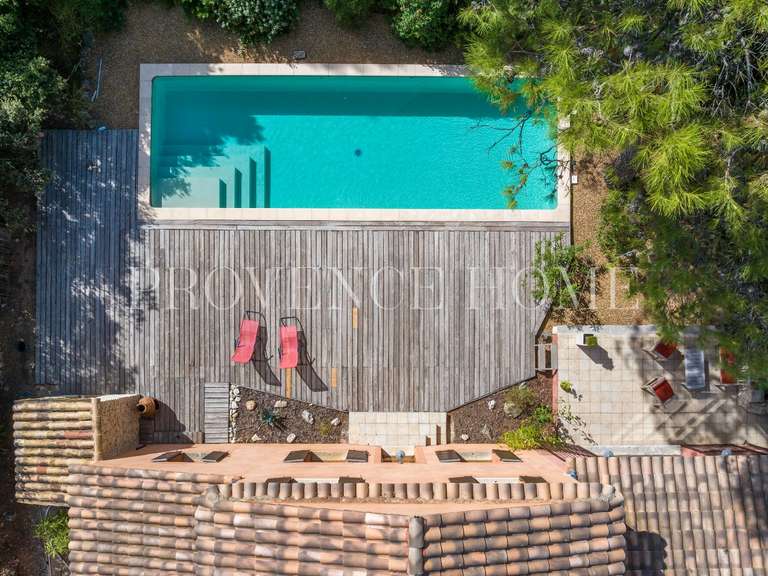 Propriété Taillades - 4 chambres - 245m²