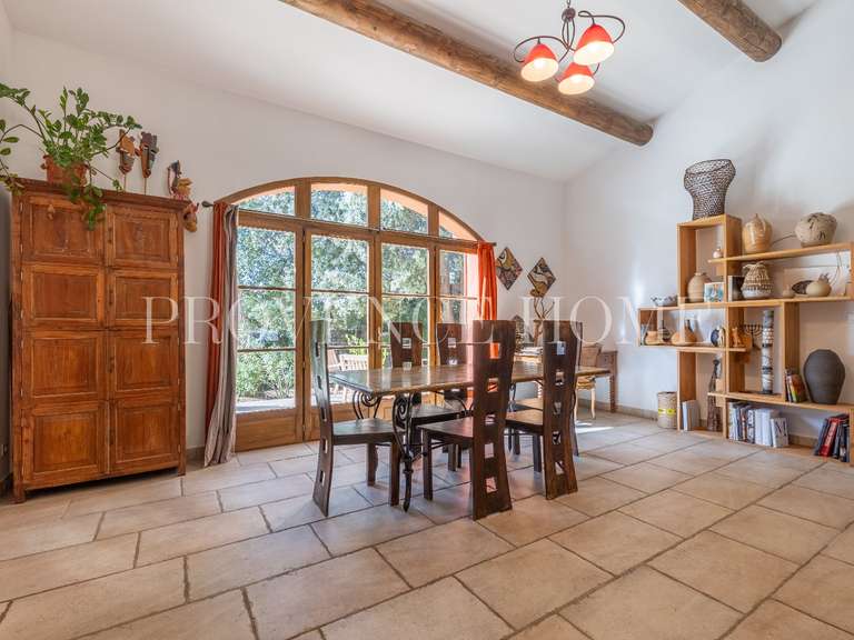 Propriété Taillades - 4 chambres - 245m²