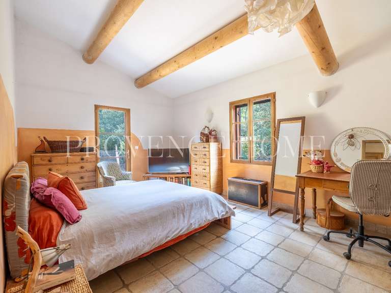 Propriété Taillades - 4 chambres - 245m²
