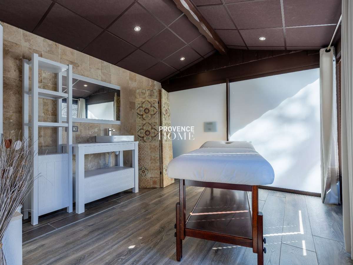 Property Gordes