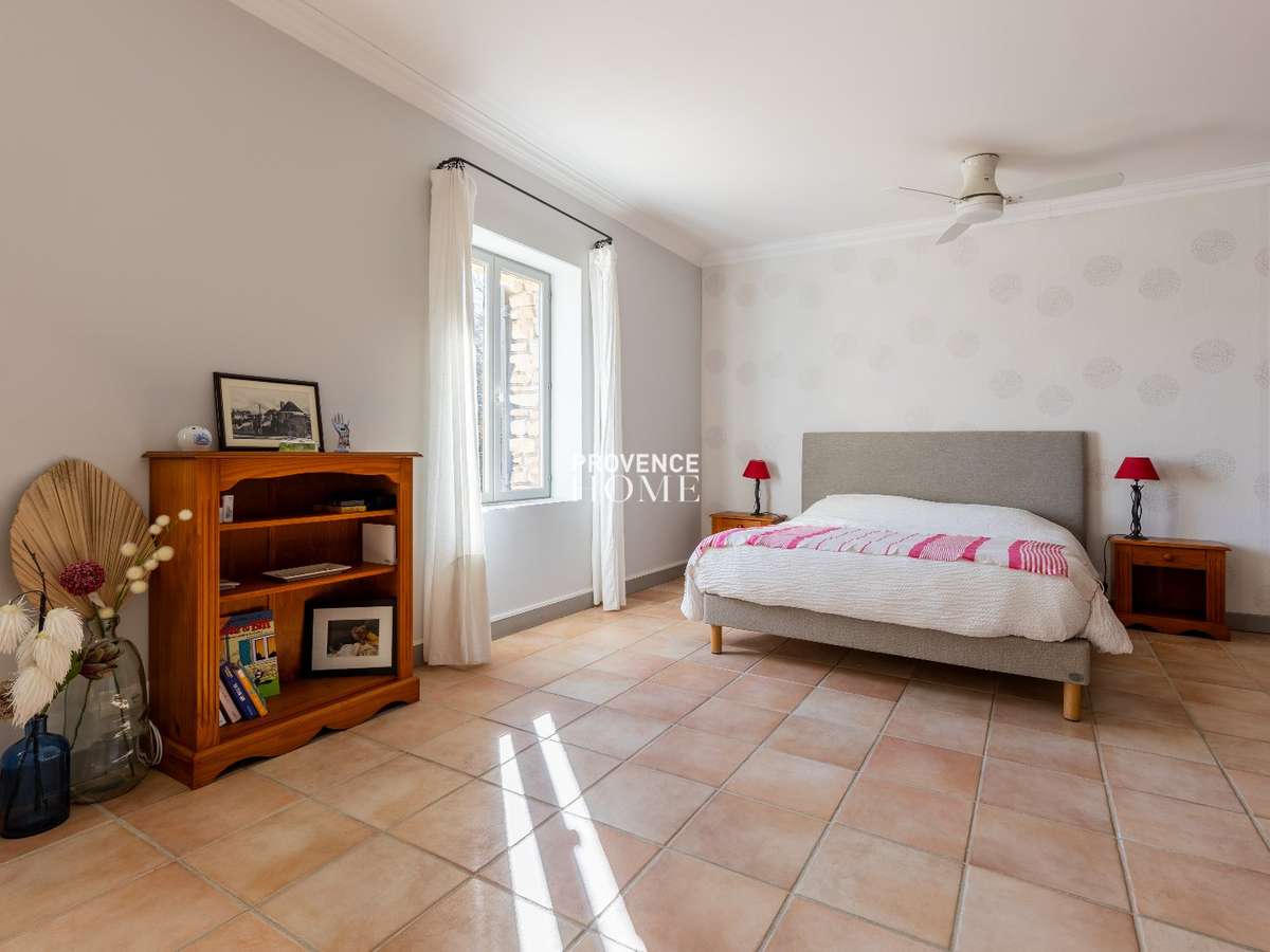 Property Gordes
