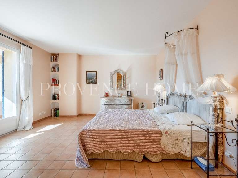 Property Cabrières-d'Avignon - 4 bedrooms - 201m²