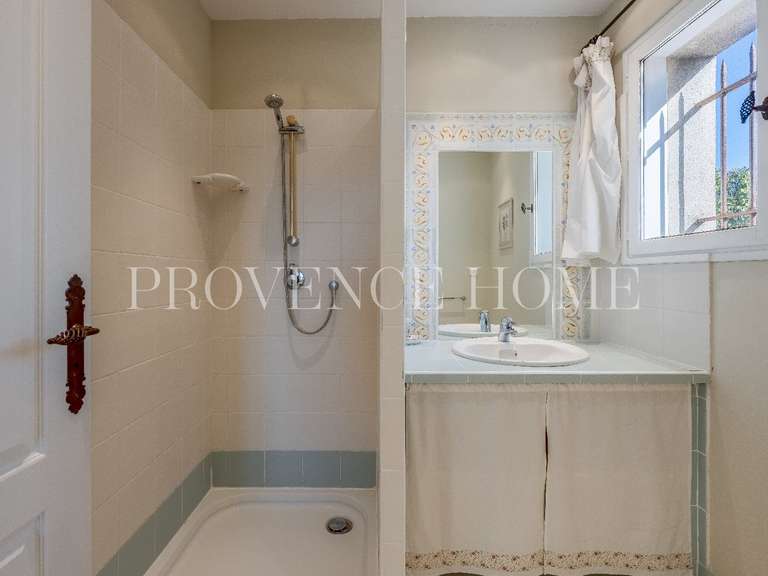 Propriété Cabrières-d'Avignon - 4 chambres - 201m²