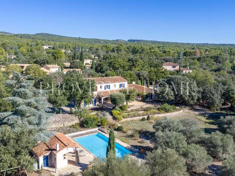 Propriété Cabrières-d'Avignon - 4 chambres - 201m²