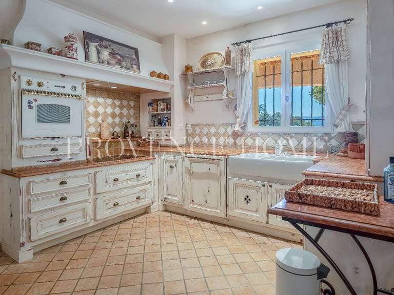 Propriété Cabrières-d'Avignon - 4 chambres - 201m²