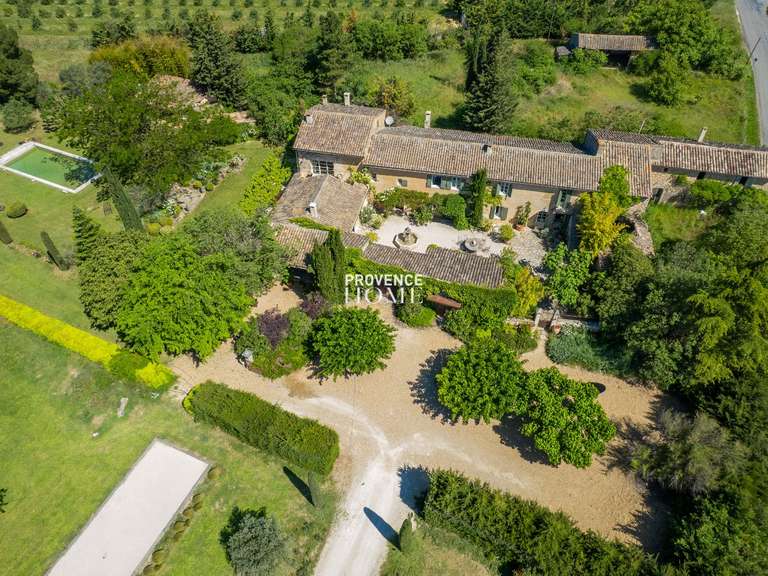 Propriété Cabrières-d'Avignon - 7 chambres - 357m²