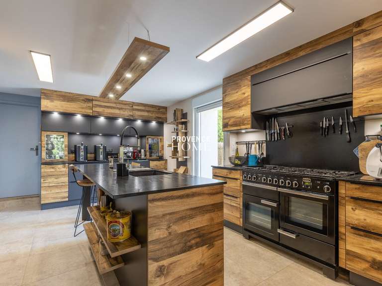 Propriété L'Isle-sur-la-Sorgue - 12 chambres - 438m²