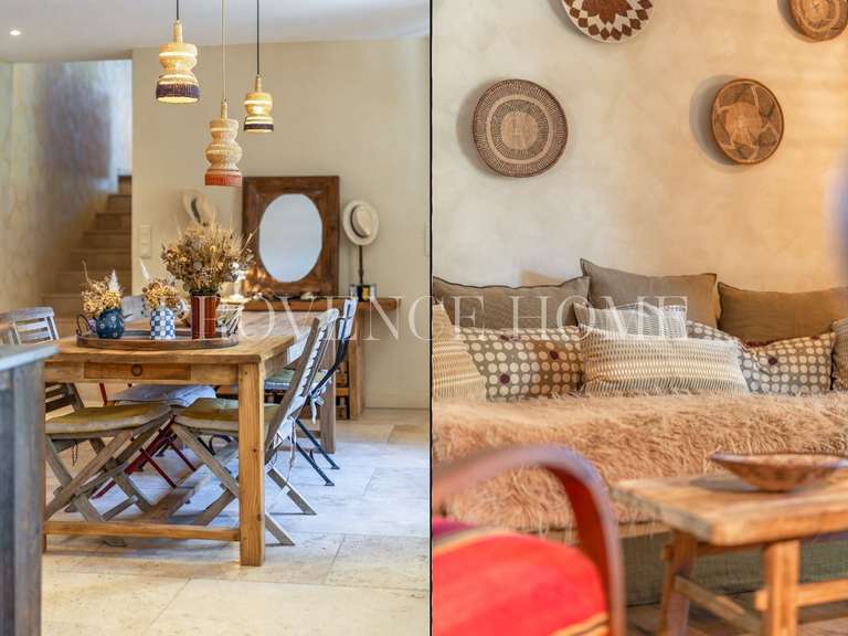 Propriété Murs - 4 chambres - 200m²