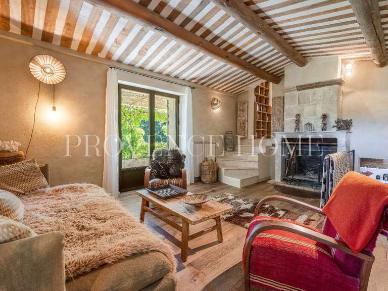 Propriété Murs - 4 chambres - 200m²