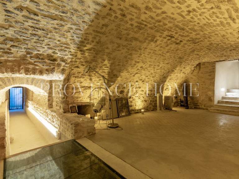 Propriété Apt - 8 chambres - 330m²