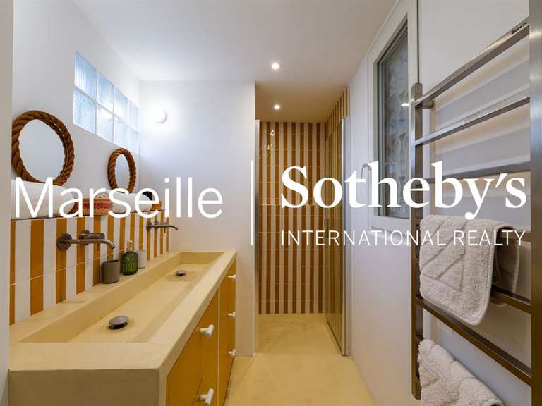 Propriété avec Vue sur mer Marseille 7e - 6 chambres - 231m²