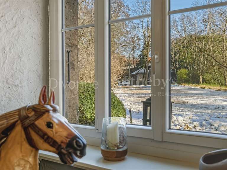 Propriété Saint-Genis-Pouilly - 4 chambres - 300m²