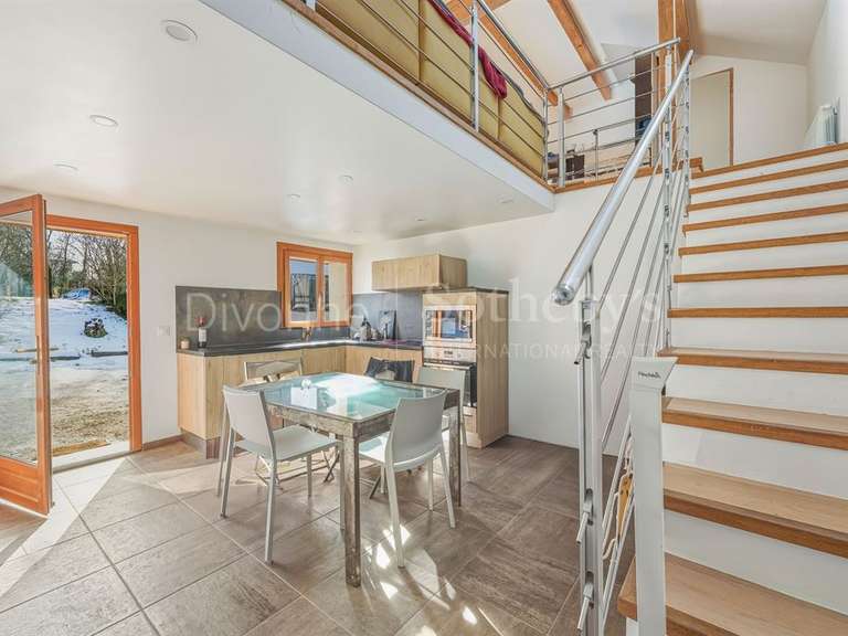 Propriété Saint-Genis-Pouilly - 4 chambres - 300m²