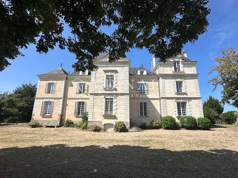 Propriété Basse-Goulaine - 10 chambres - 459m²