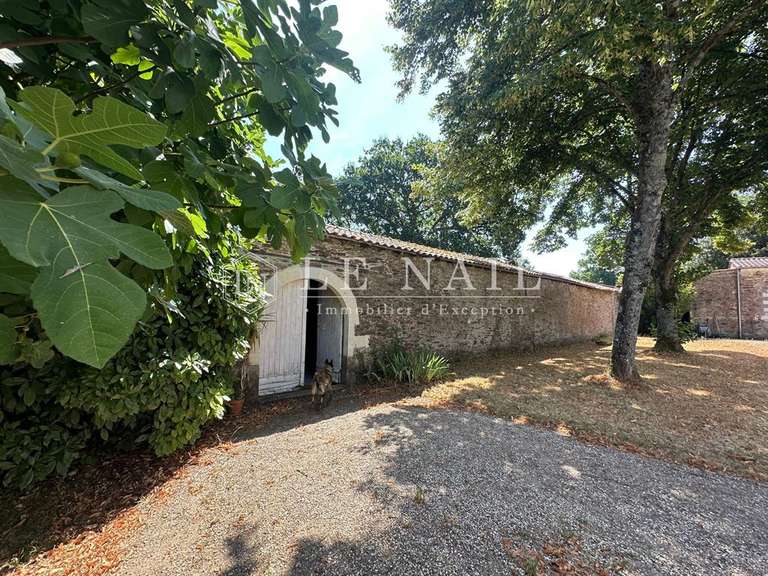 Propriété Basse-Goulaine - 10 chambres - 459m²