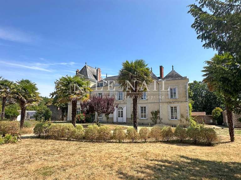 Propriété Basse-Goulaine - 10 chambres - 459m²