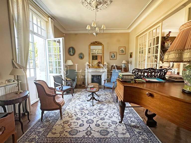 Propriété Basse-Goulaine - 10 chambres - 459m²