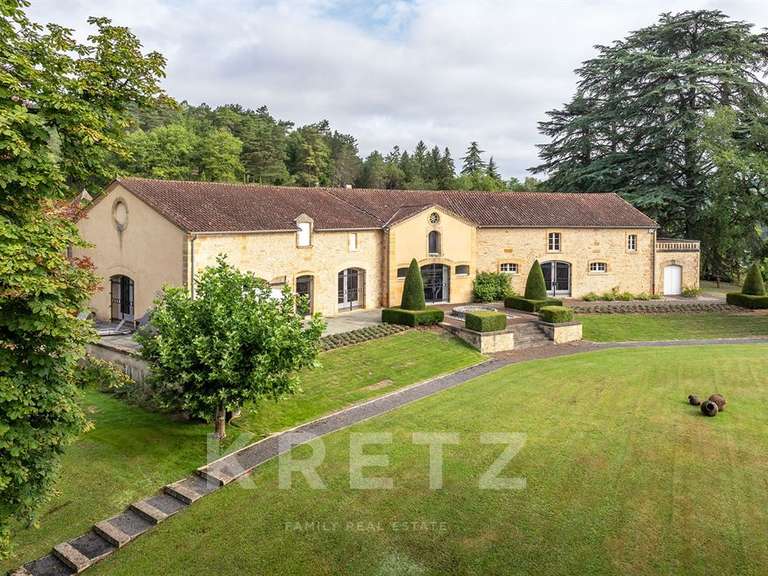 Propriété Fleurac - 23 chambres - 2700m²