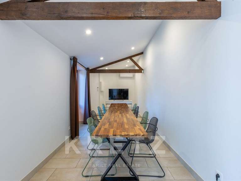 Propriété Varennes-lès-Mâcon - 4 chambres - 325m²