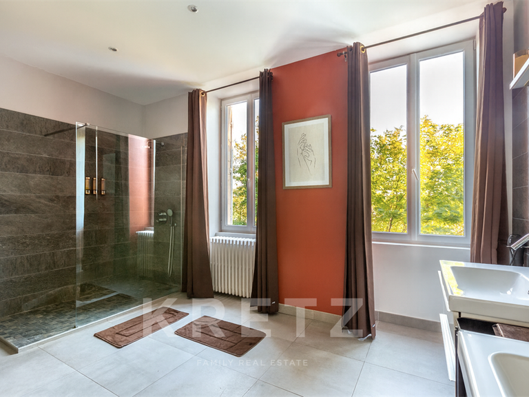 Propriété Varennes-lès-Mâcon - 4 chambres - 325m²